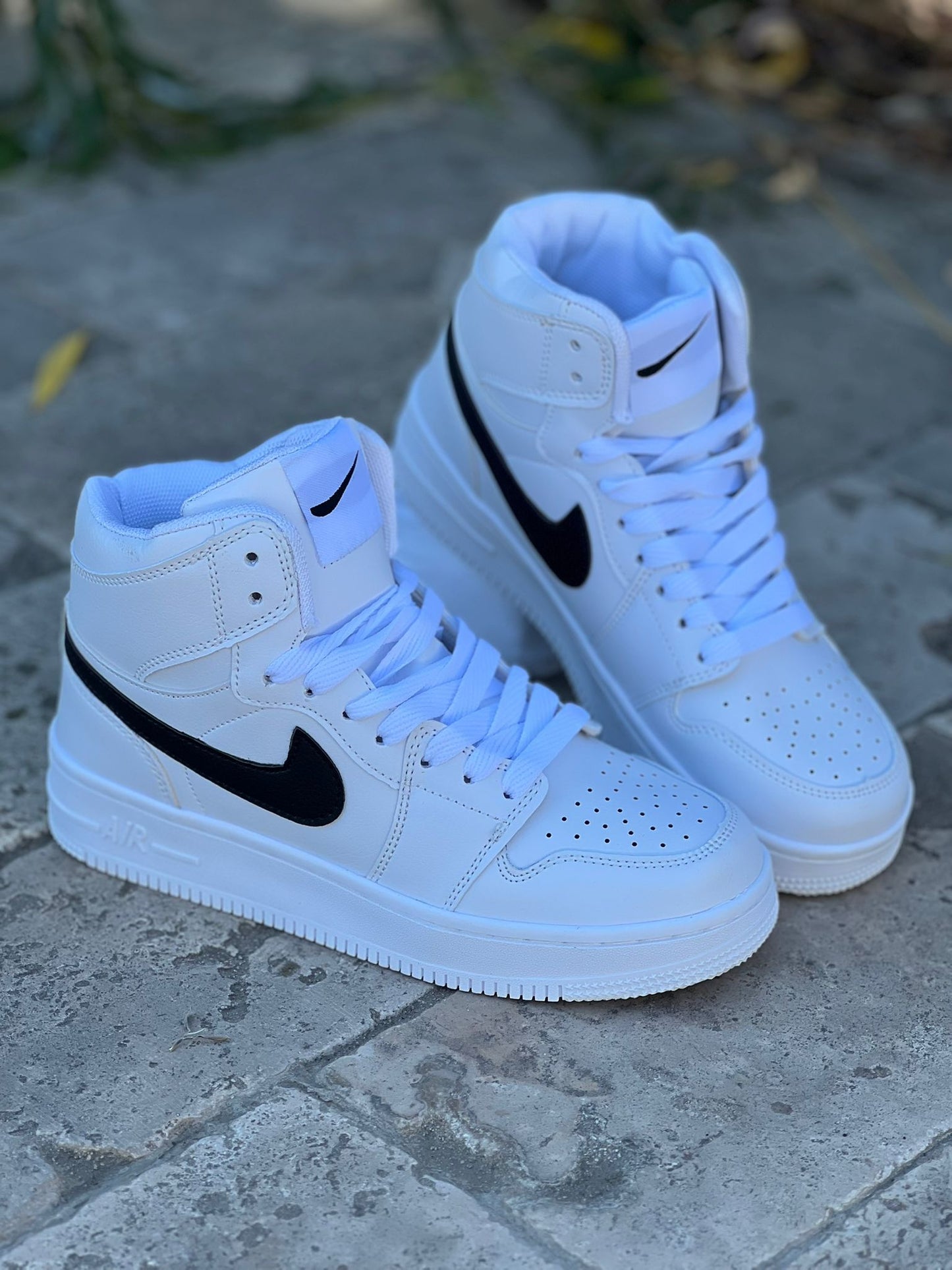 Gheata Af Alb/Negru (Cadou Tricou+Sosete)