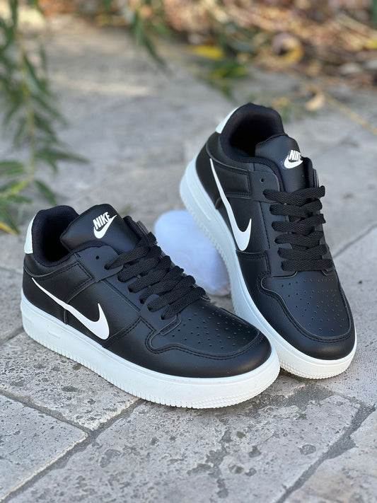 Af Negru/Talpa Alba (Cadou Tricou+Sosete)