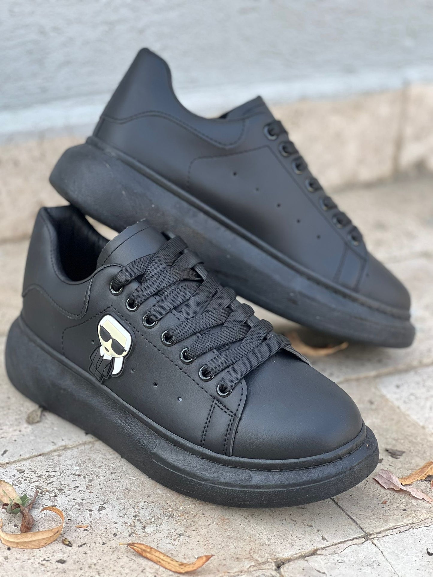 Carl Negru Total (Cadou Tricou+Sosete)